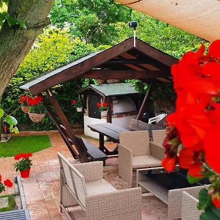 Fruzsi Vendeghaz Guest house 3*