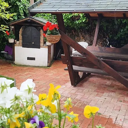 Πανσιόν Fruzsi Vendeghaz 3*