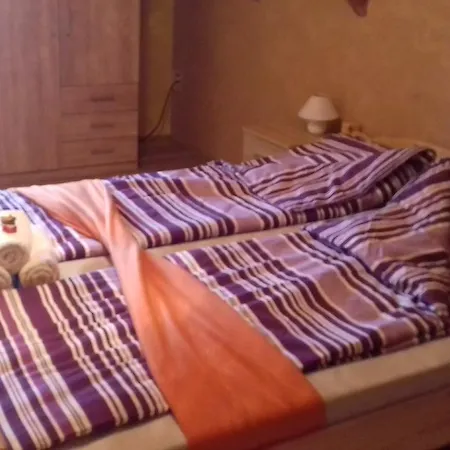 Fruzsi Vendeghaz 3* Szentbekkalla