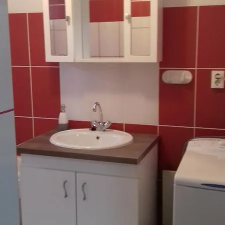 Πανσιόν Fruzsi Vendeghaz Szentbekkalla