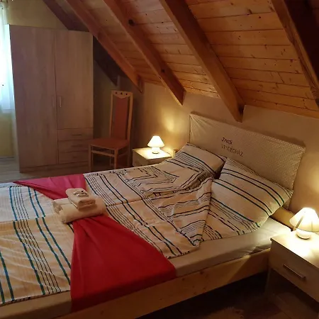 Πανσιόν Fruzsi Vendeghaz Szentbekkalla